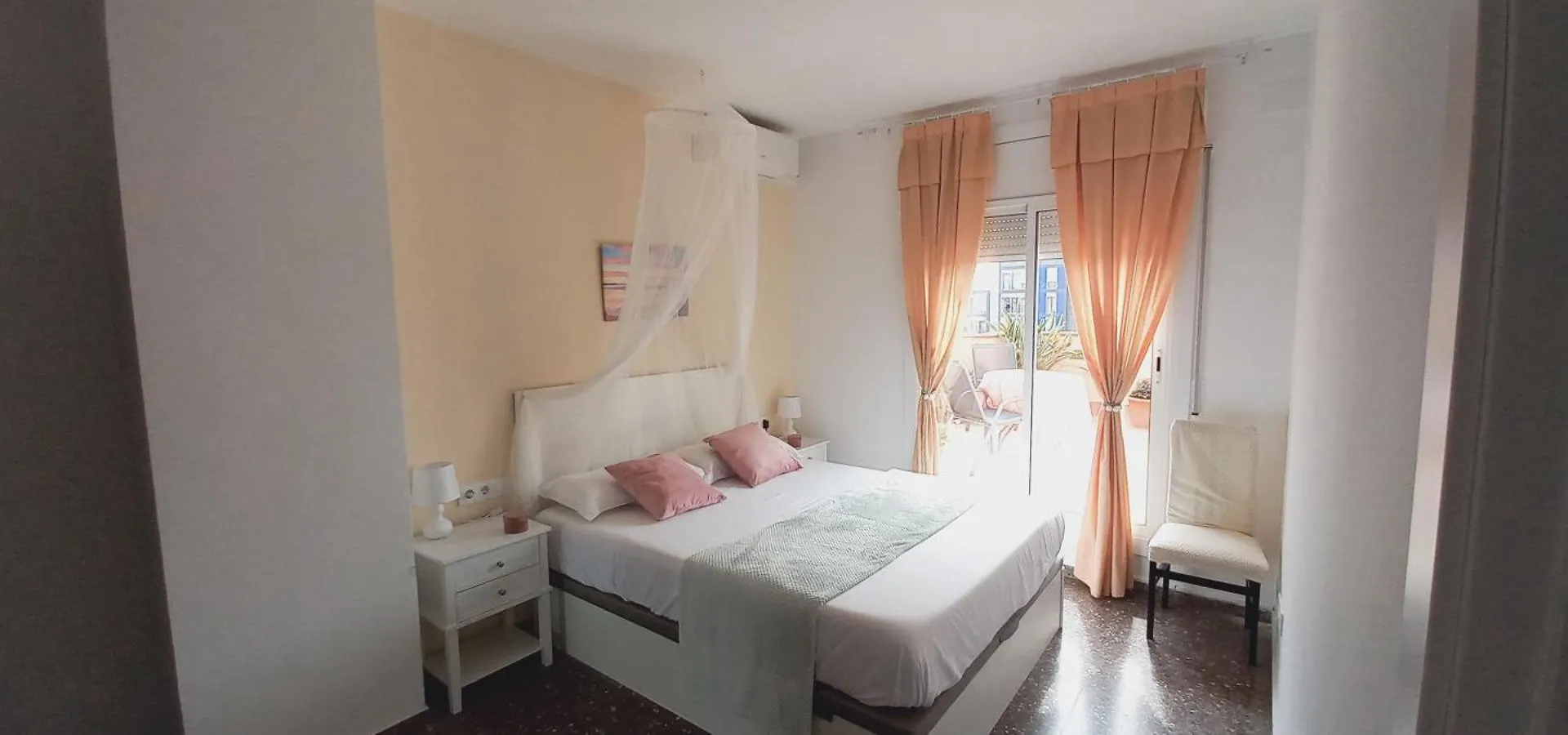 Cozy And Sunny Penthouse Fira Bcn Lägenhet L'Hospitalet de Llobregat