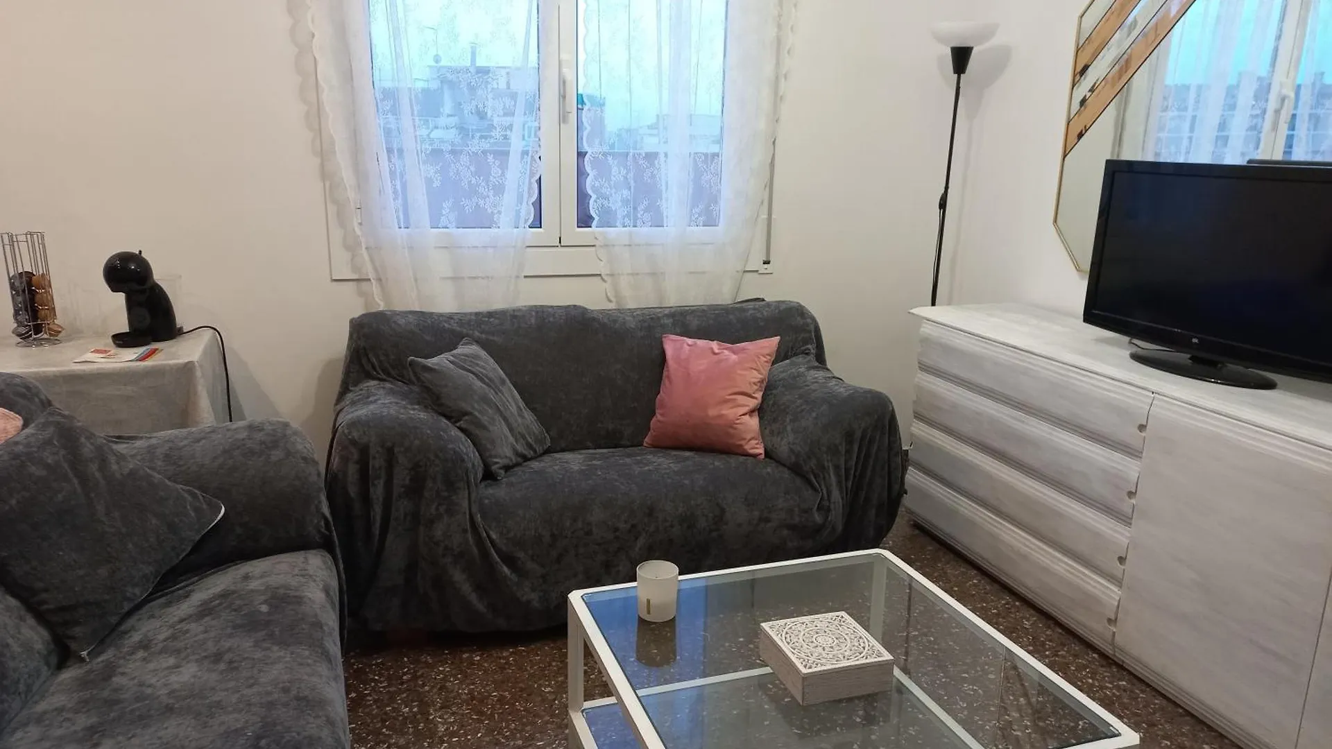 Cozy And Sunny Penthouse Fira Bcn Lägenhet L'Hospitalet de Llobregat