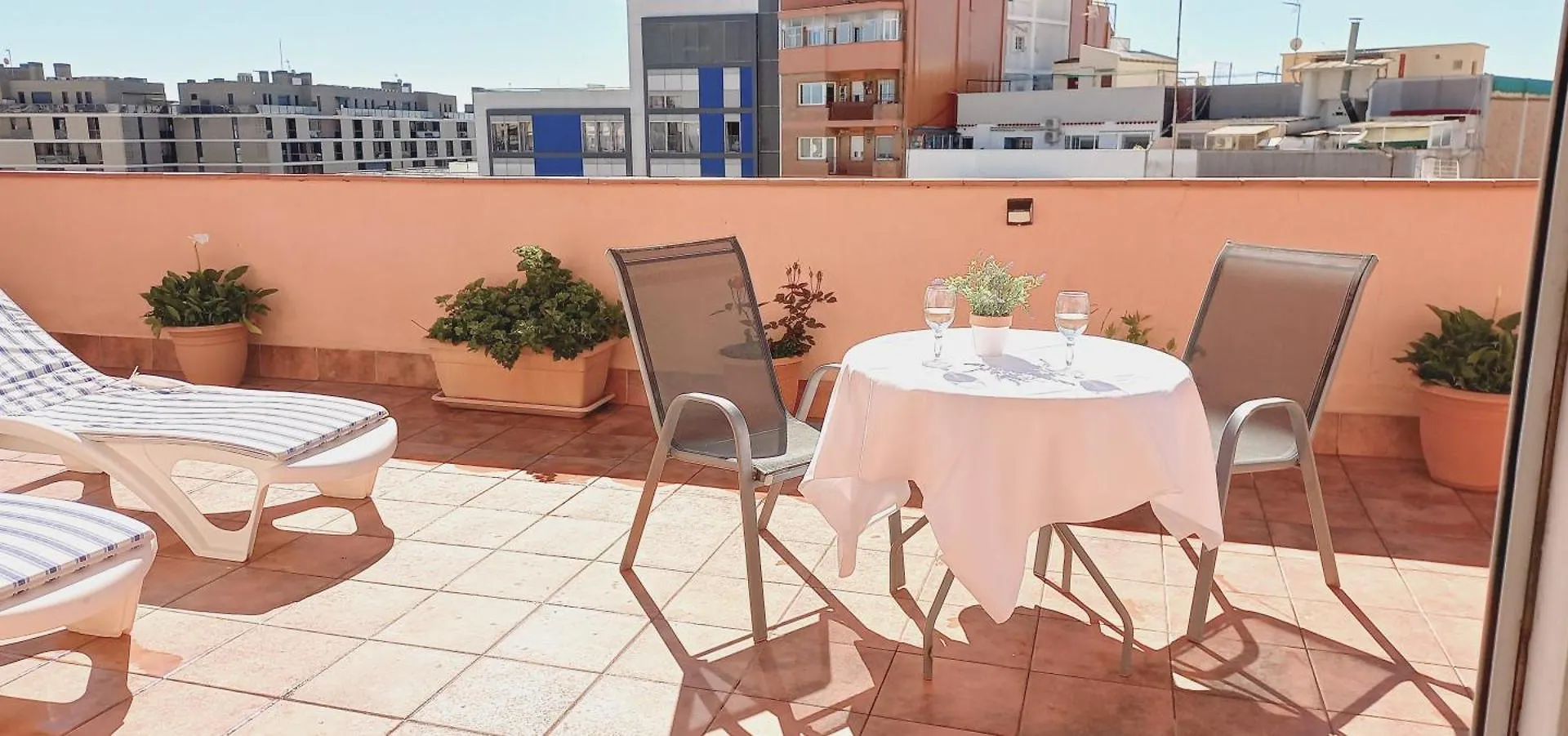 Cozy And Sunny Penthouse Fira Bcn Lägenhet L'Hospitalet de Llobregat